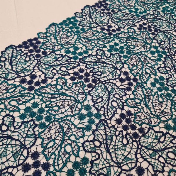 گیپورپنجره‌ای سورمه‌ای سبز